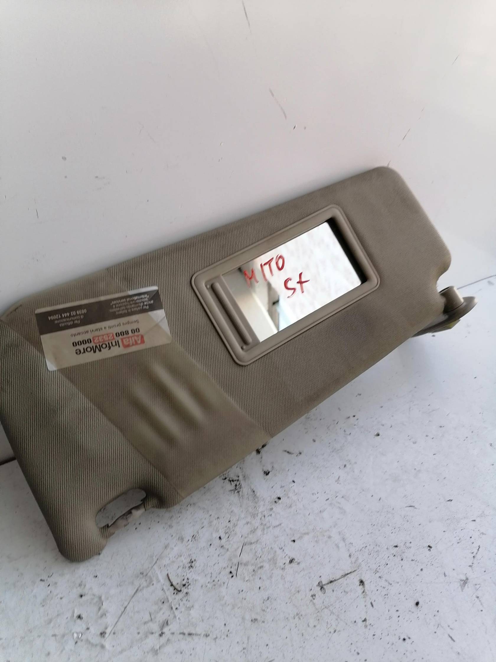 Aletta parasole parabrezza sx.